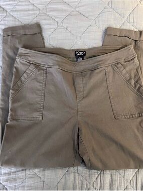 SOHO Casual Stretch Pants in Olive Green
